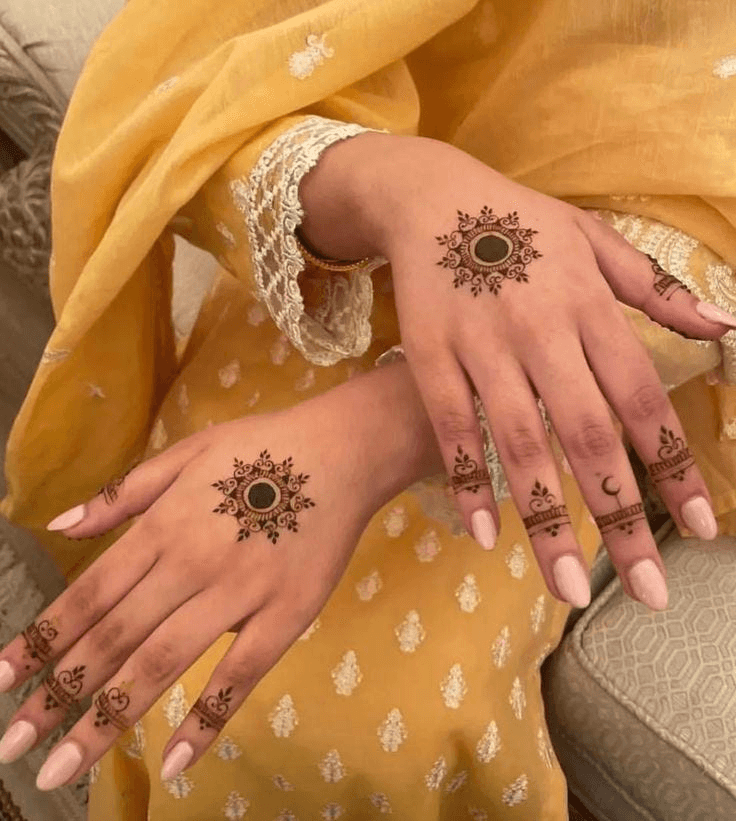 Simple Mehndi Designs