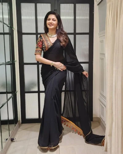 black saree designs