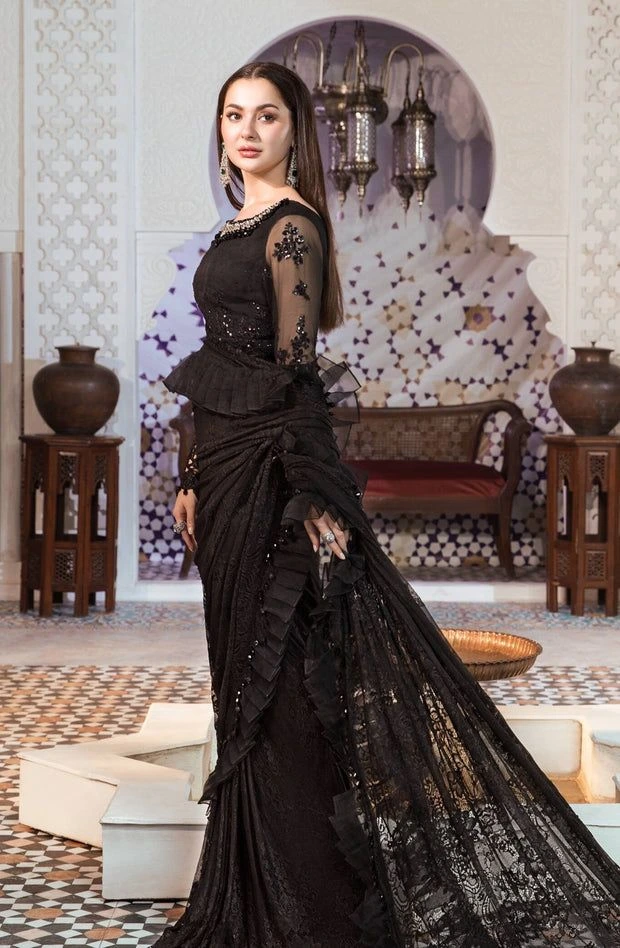 black saree designs