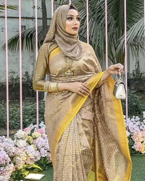 saree with hijab