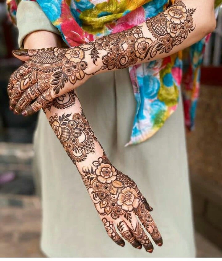 Floral finger mehndi design 2024