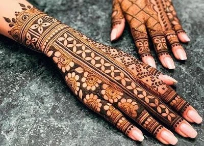 Negative Space finger mehndi design 2024